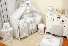 zväčšiť obrázok Postieľka + 15-ti dielna luxusná vyšívaná súprava šedé srdíčko zväčšiť obrázok Postieľka + 15-ti dielna luxusná vyšívaná súprava šedé srdíčko